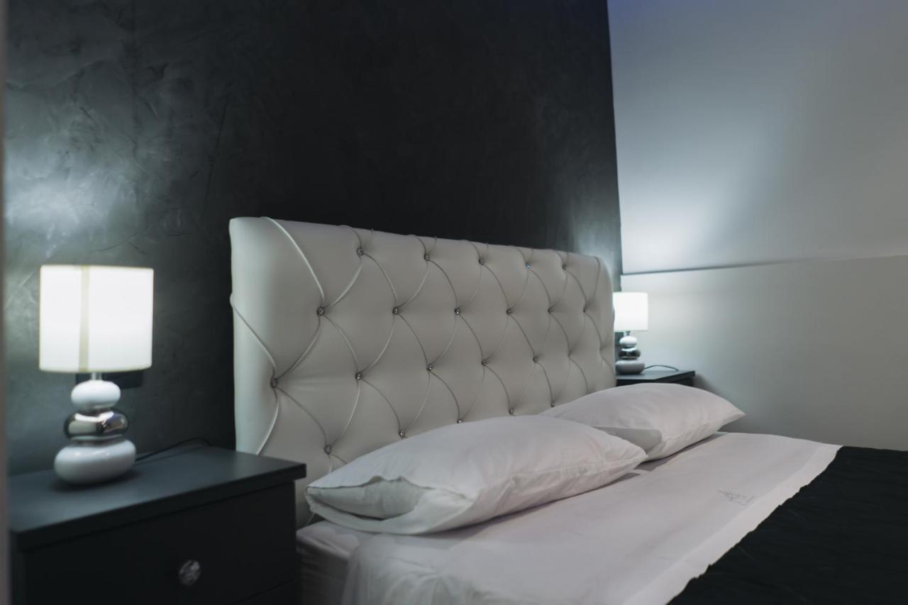 Dl Luxury B&B เนเปิลส์ ภายนอก รูปภาพ