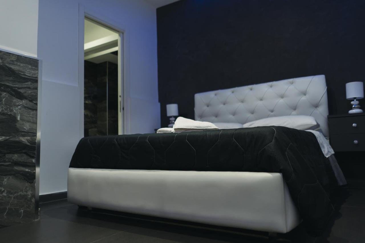 Dl Luxury B&B เนเปิลส์ ภายนอก รูปภาพ