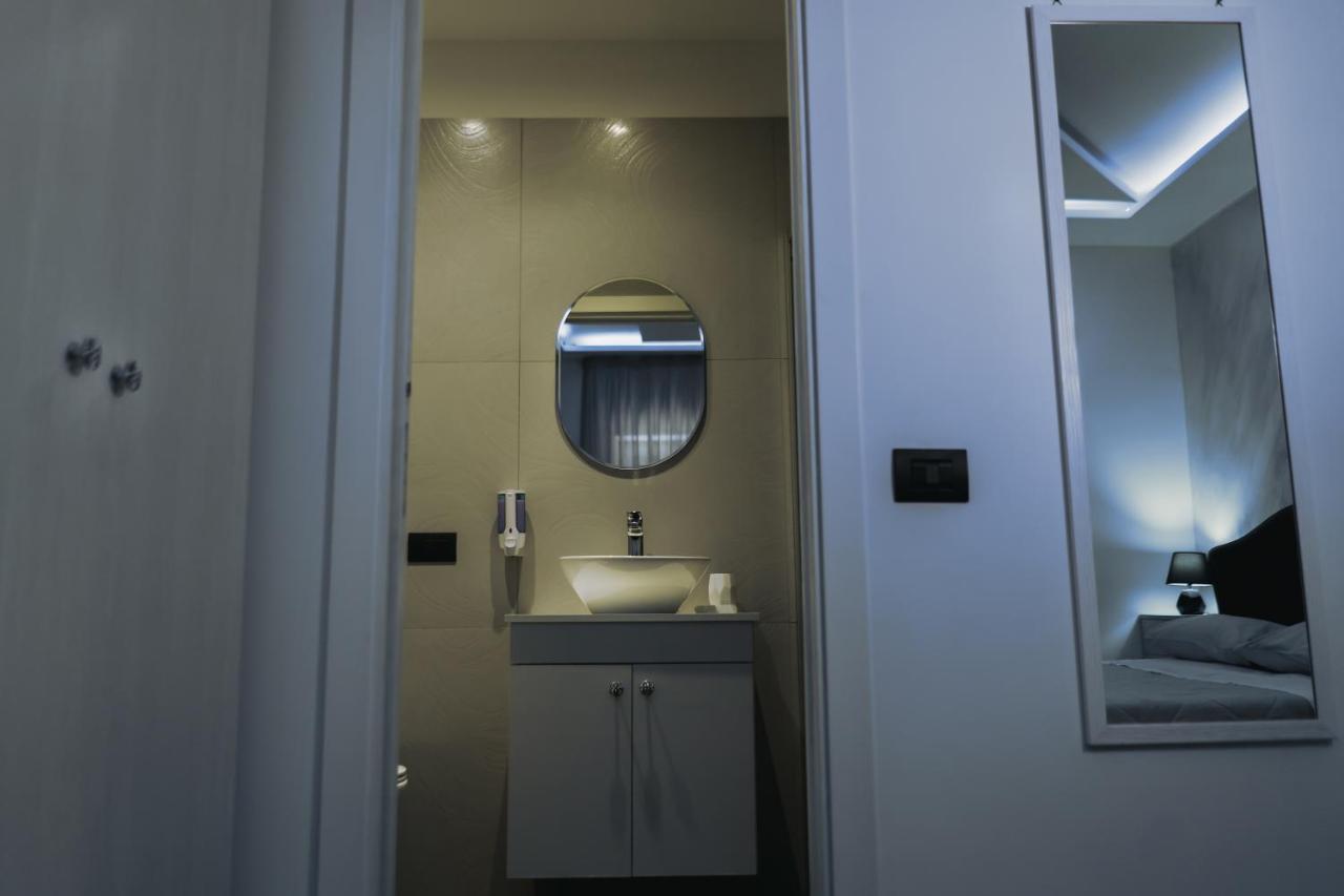 Dl Luxury B&B เนเปิลส์ ภายนอก รูปภาพ