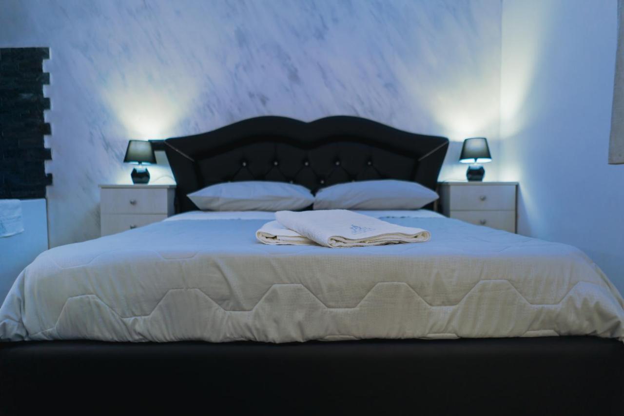 Dl Luxury B&B เนเปิลส์ ภายนอก รูปภาพ