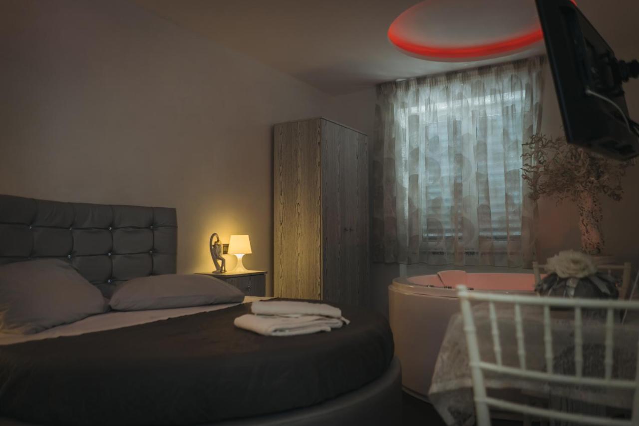 Dl Luxury B&B เนเปิลส์ ห้อง รูปภาพ